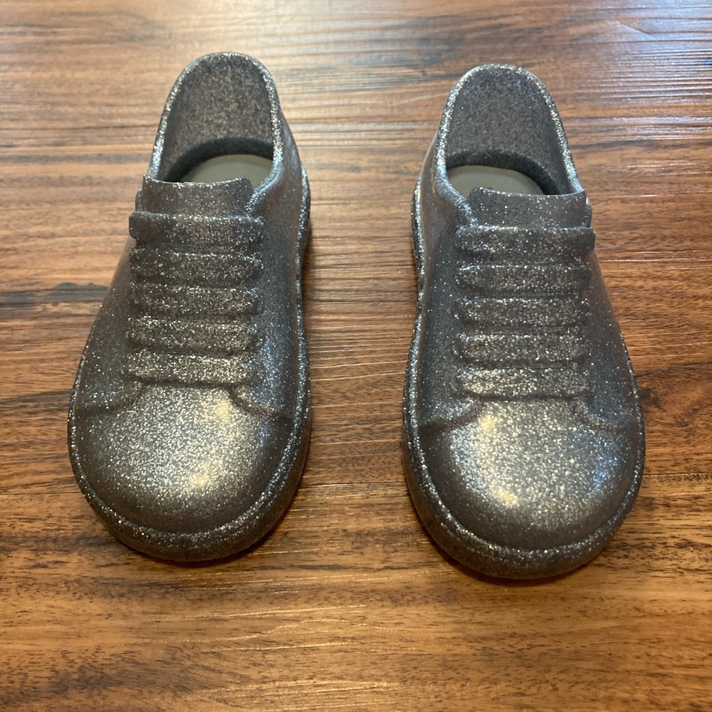 Toddler size 7 mini melissa shoes